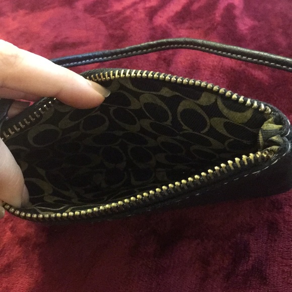 Coach wristlet - Picture 3 of 3